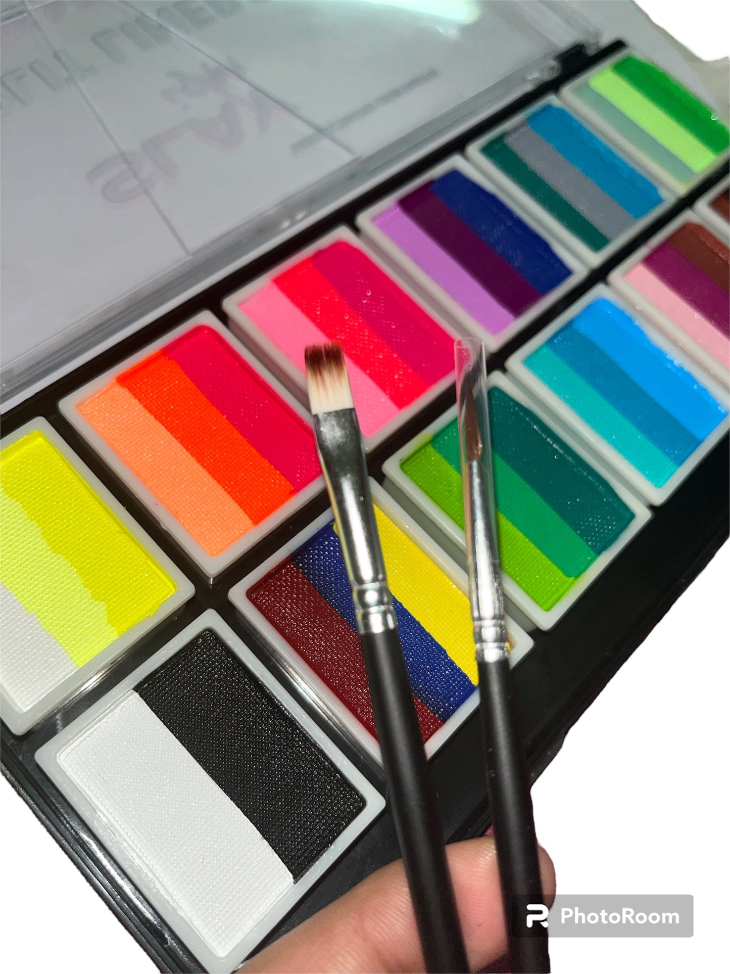 35 Color Split Liner Palate (TRI COLOR) free brushes